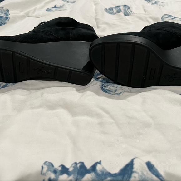 Cole Hann Black Suede Halley Lace Up Wedge Ankle Boots, Sz 8.5, NWOT - Picture 3 of 4